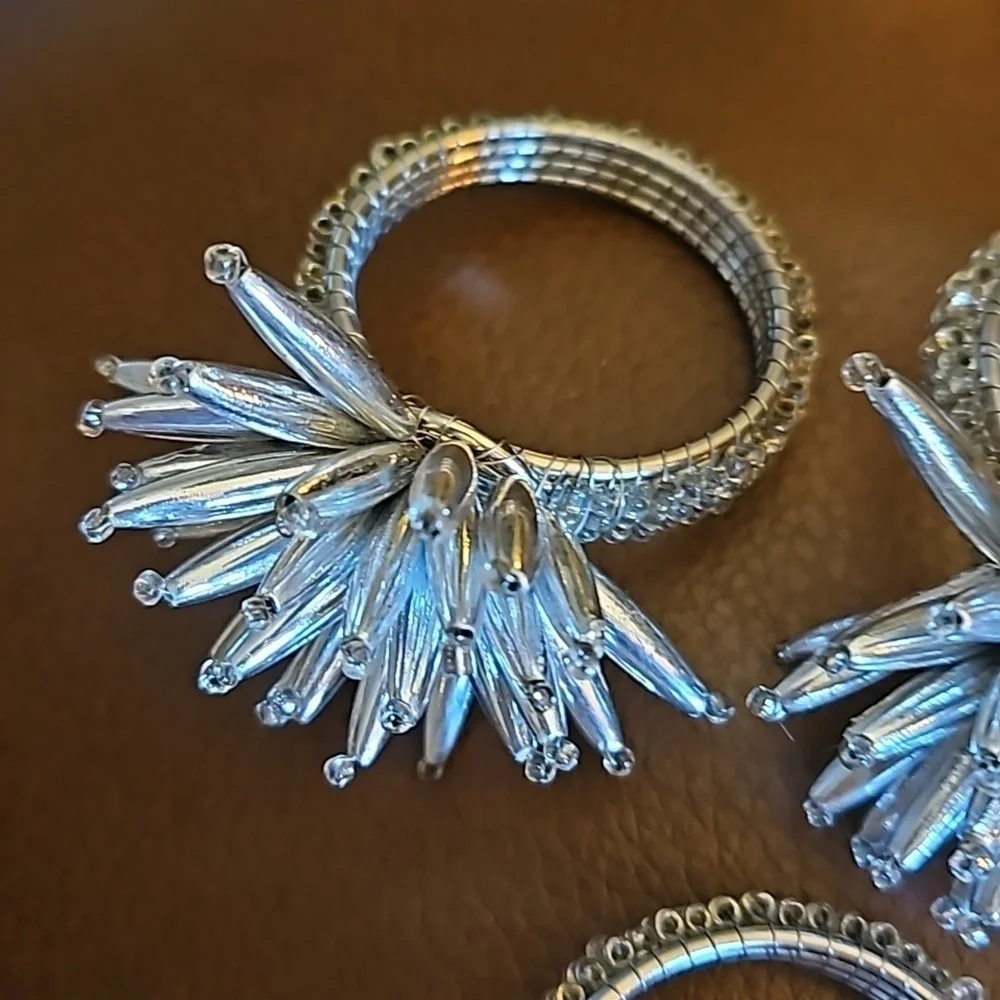 CYNTHIA ROWLEY Set of Four Starburst Holiday Beaded Napkin Rings